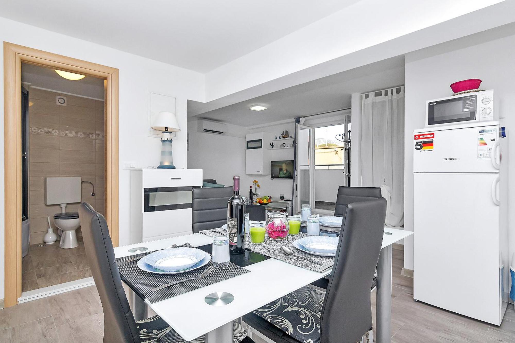 Guesthouse Josko Макарска Екстериор снимка